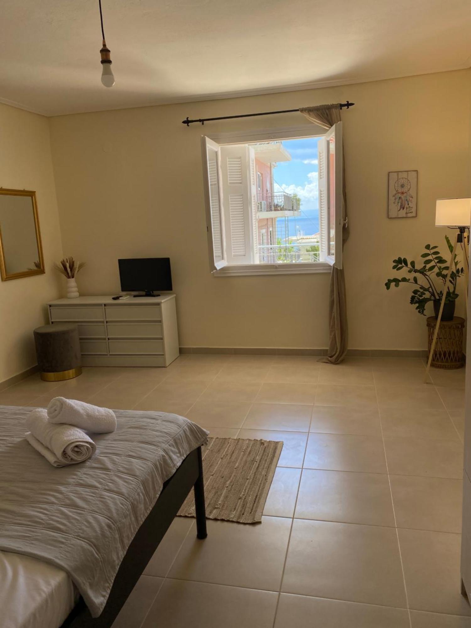 Coastal Haven Apartment Kalamata Exterior photo